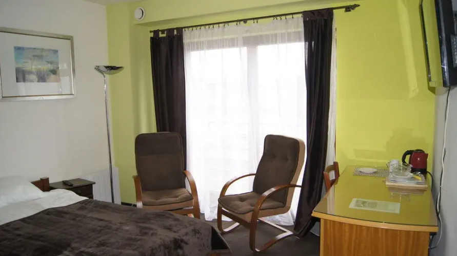 Plus Hotel