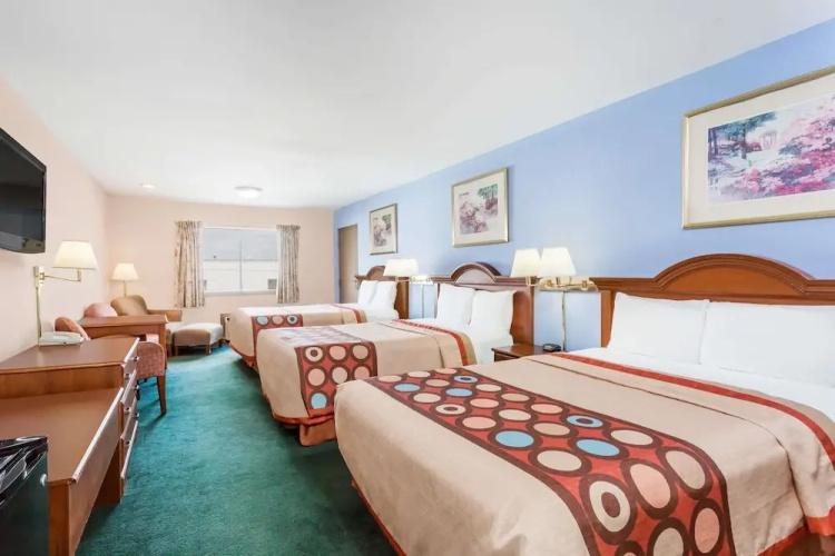 Super 8 Greensboro