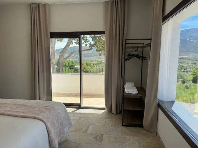 1 Bedroom Apartment with garden view