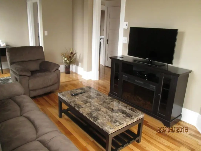 2 Bedrooms Apartment