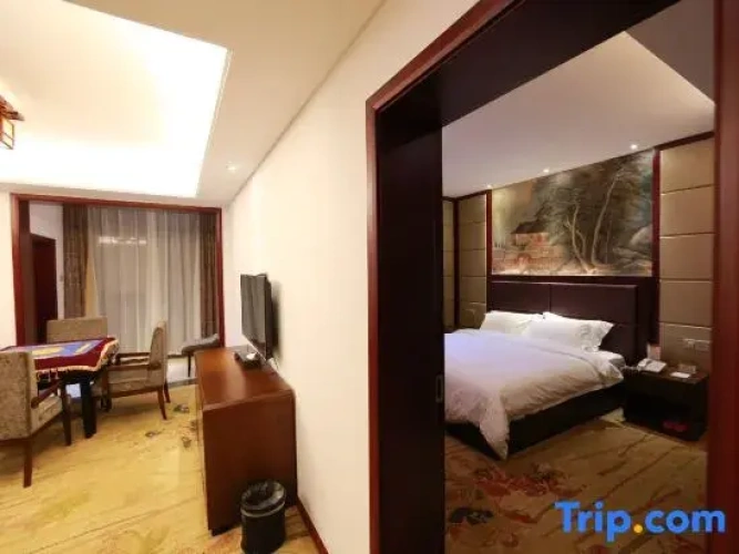 Deluxe Suite