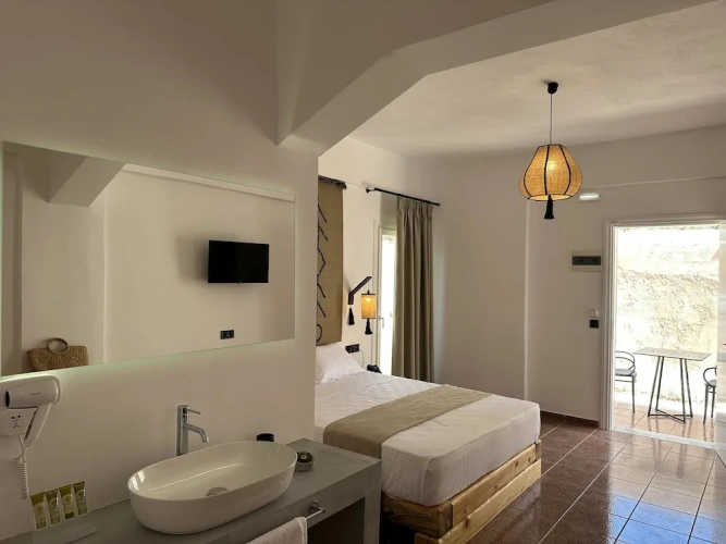 Deluxe Triple room with balcony