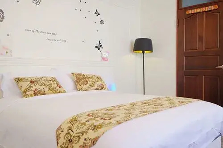 Riparian Breeze Bed and Breakfast