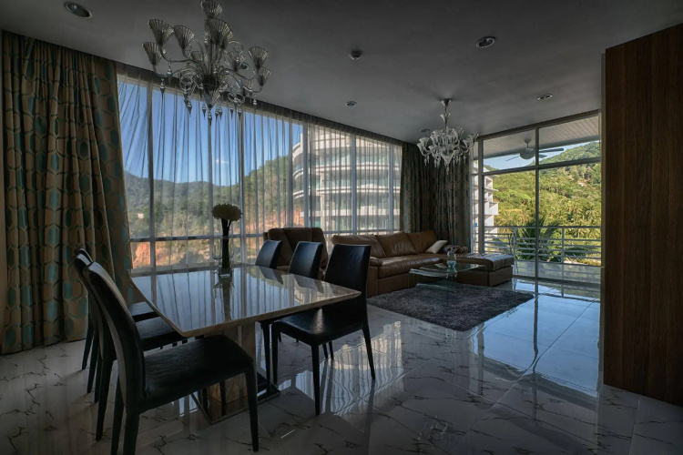 Luxury Apartment at Karon Hill