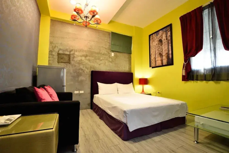 1967 City Central Hotel