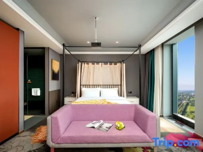 Standard Double room with city view