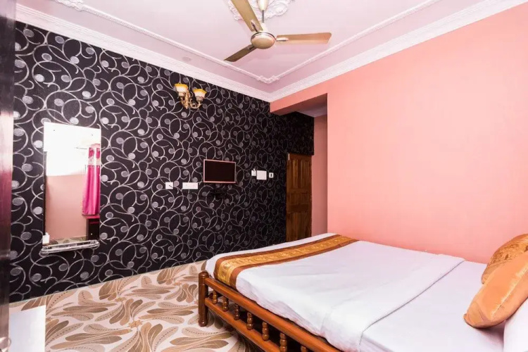 OYO 8970 New Ashoka Hotel