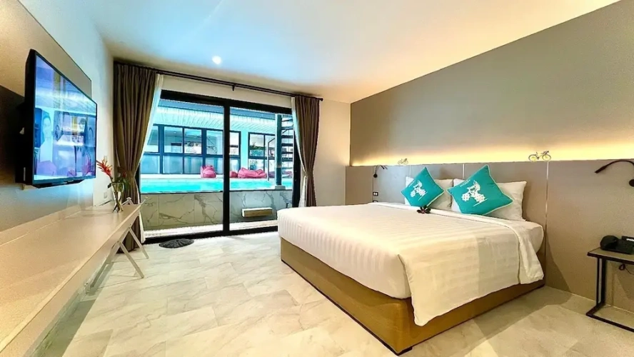 Deluxe Pool Access Double room