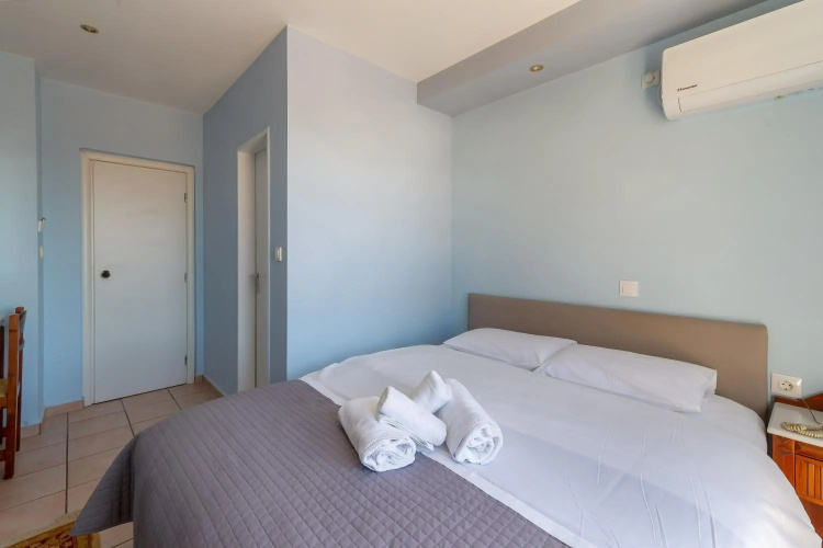 Byron Hotel