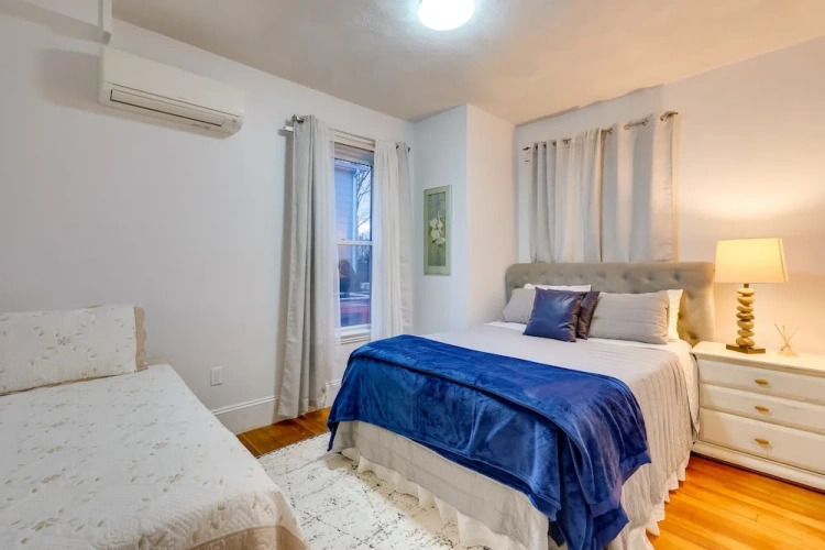 2 Bedrooms Apartment