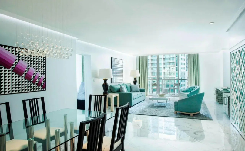 W Miami
