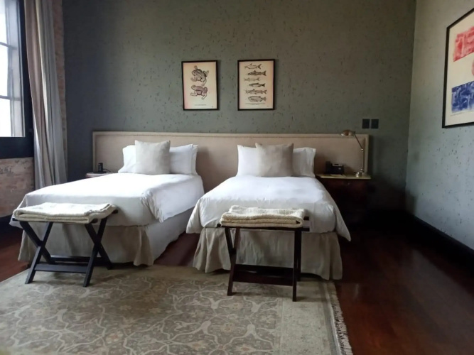 Factoria Hotel