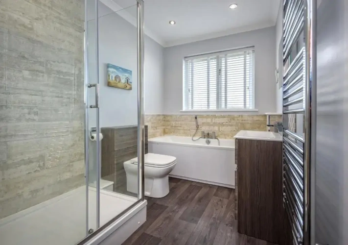 3 Bedrooms Apartment