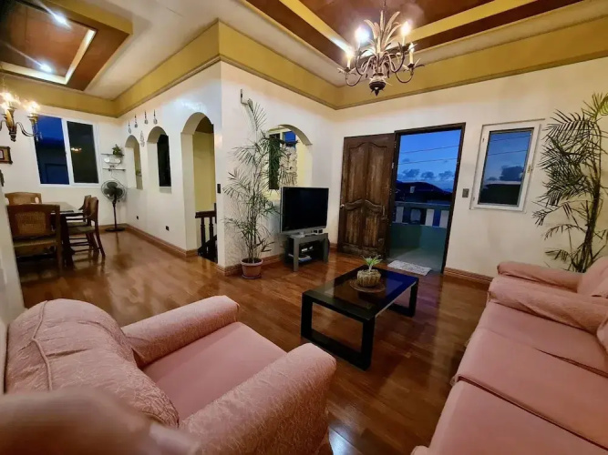Den Den Guesthouse