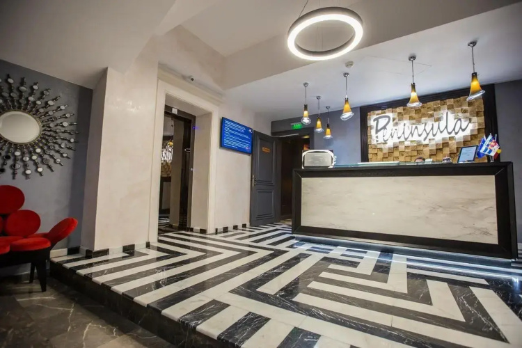 Peninsula Boutique Hotel