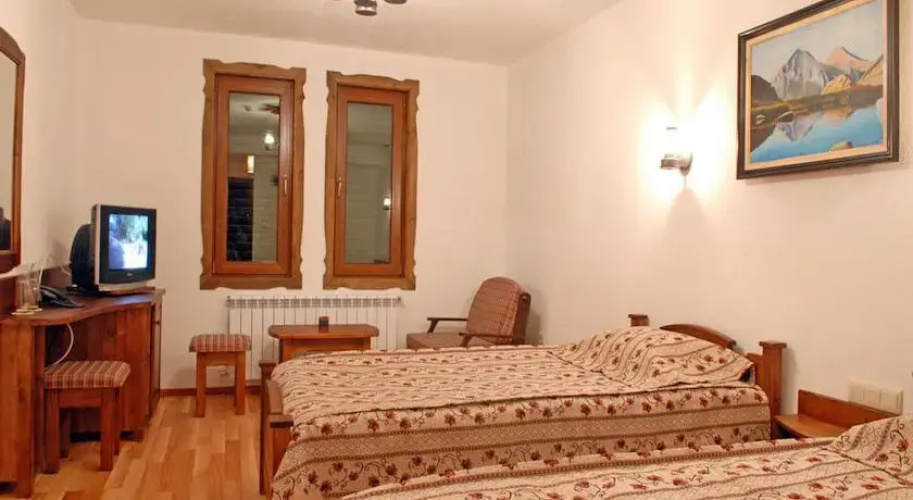 Family Hotel Adjev Han