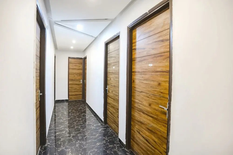 Fabhotel F9 Sector 19