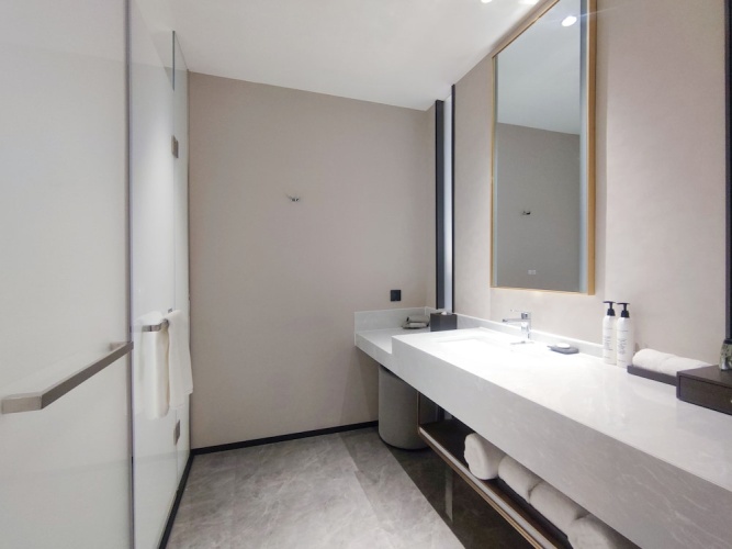 Luxury Twin room with city view