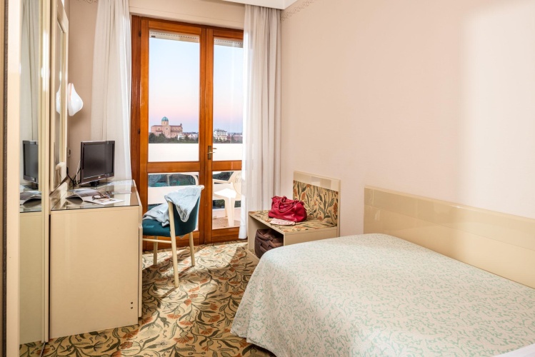 Standard Twin room with balcony and with view