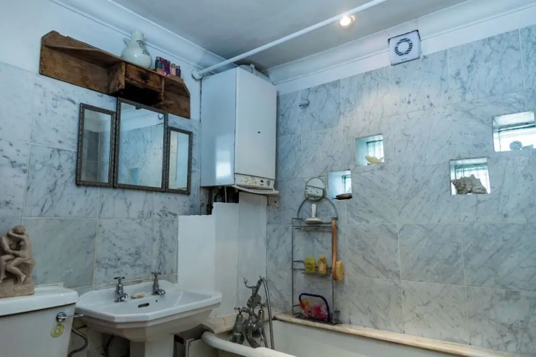 1 Bed Flat - Sleeps 2 - Wifi - Smoking