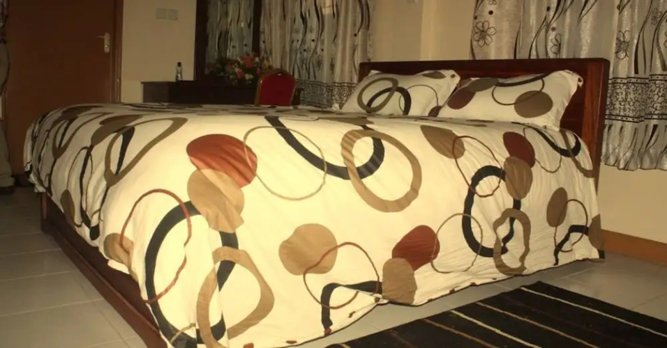 Roza Guests House