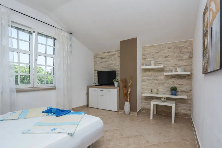 Apartments Dragan