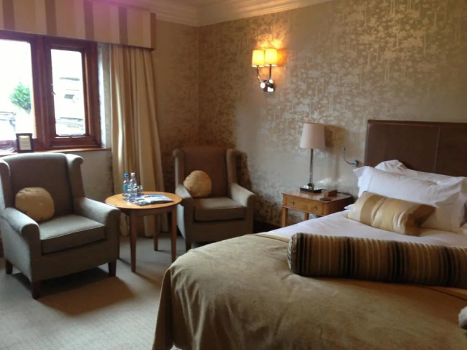 South Lodge Hotel