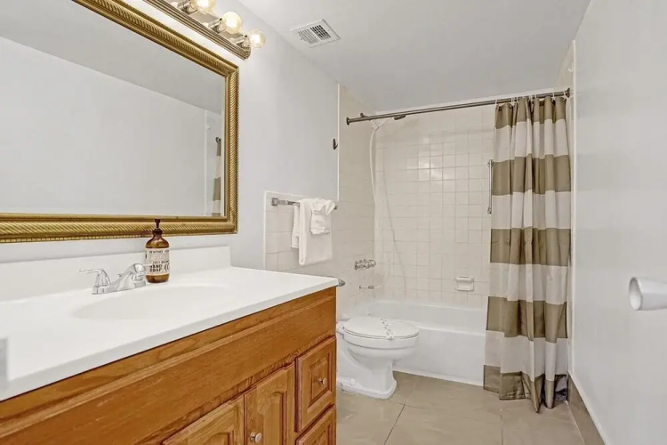 Pool & Gulfstream Hallandale Beach Escape