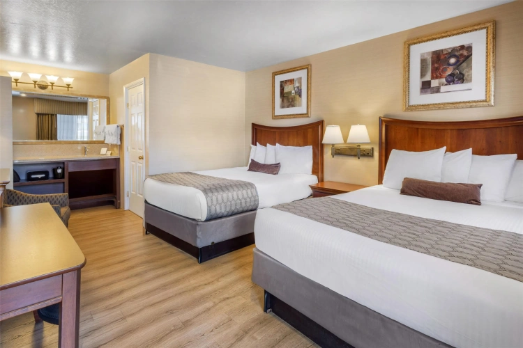 Standard Quadruple room
