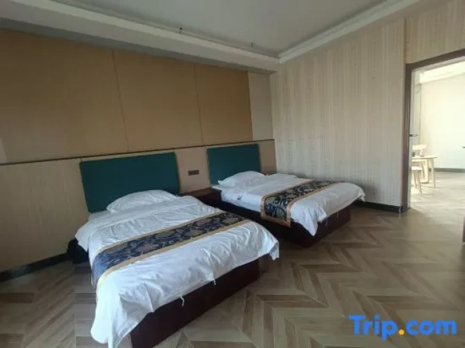 Quadruple Suite