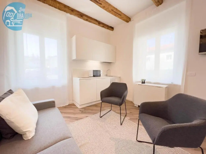Basovizza 3 Alessandro Tirabora Short Rent