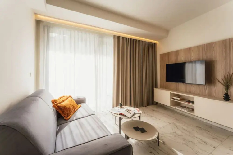 Official Mercury Suites With Rooftop Pool Access