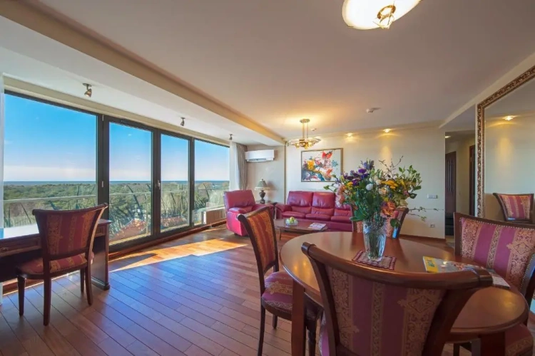 2 Bedrooms Luxury Suite with sea view