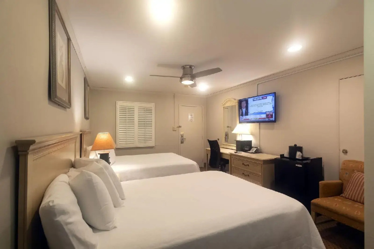 Atrium Inn