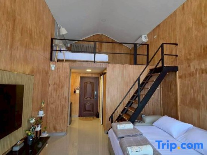 Standard Family room with mountain view