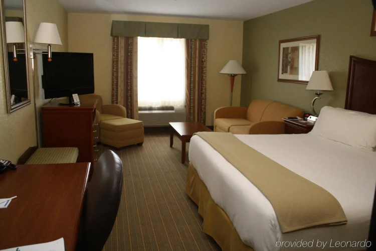 Holiday Inn Express Winfield