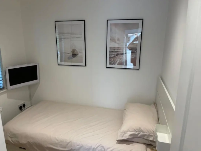 2 Bedrooms Cottage