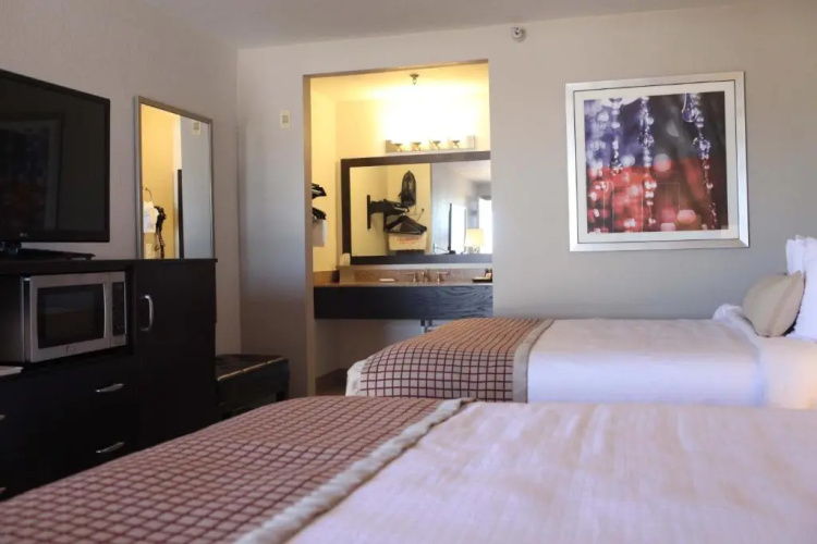 Infinity Inn & Suites