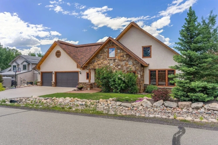 4 Bedrooms Cottage