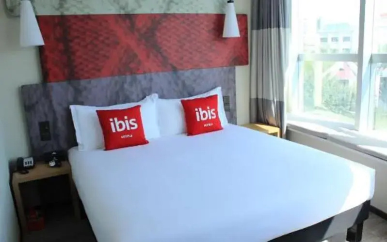 Ibis Urumqi Weixing Square Hotel