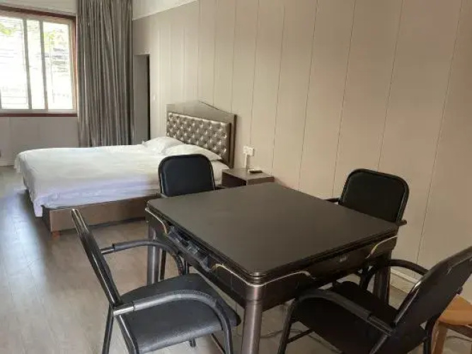 Jingmen Mingren Hotel