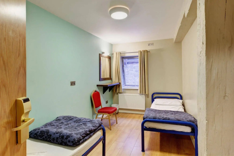 Isaacs Hostel