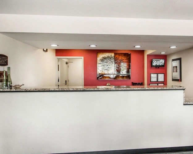 Econo Lodge Inn & Suites Jackson Northwest