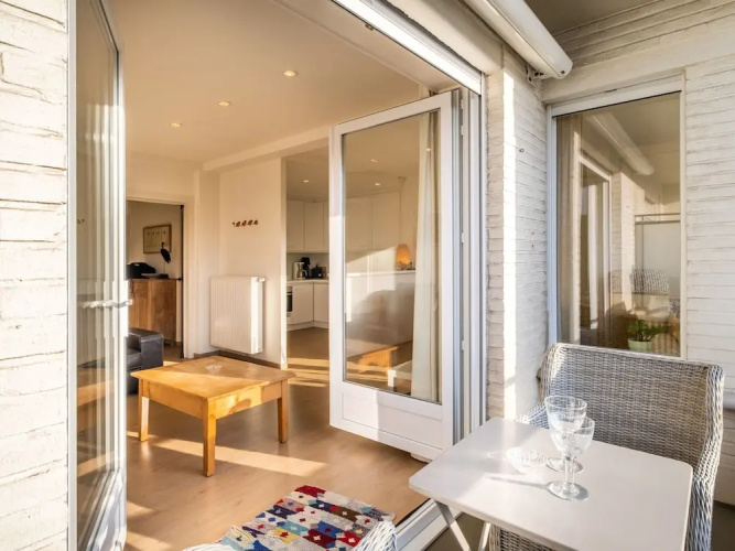 Apartment in Koksijde With Side Sea View