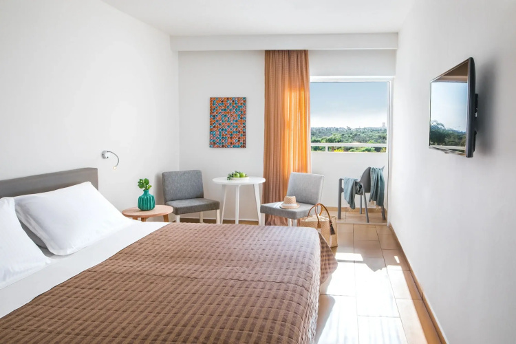 Nissi Park Hotel