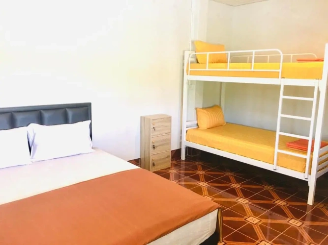 Standard Quadruple room with lake view