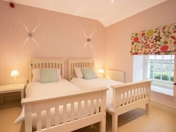 Clynnog House