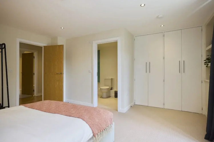 Putney Terrace Apartment