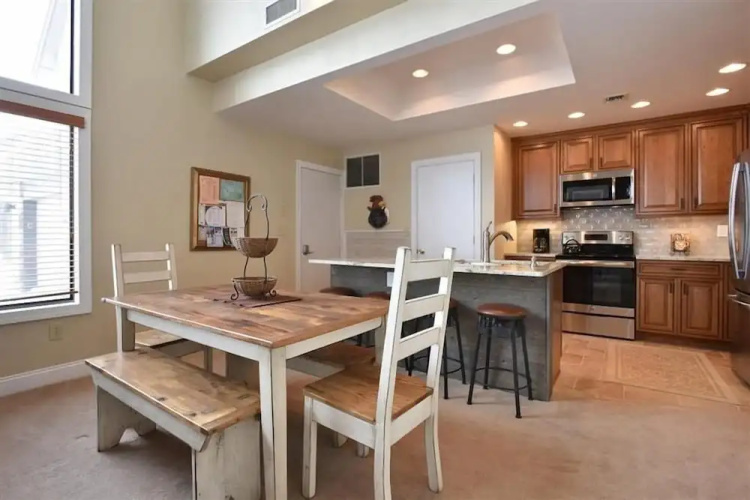 Seven Springs 3 BR Premium Condo with Loft & Deck by RedAwning