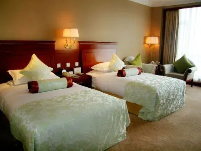Zhengzhou Cheered Hotel